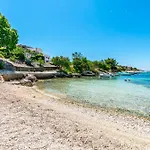 Nives * Rogoznica (Sibenik-Knin)