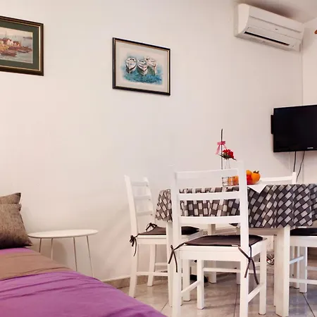 Nives Rogoznica (Sibenik-Knin)