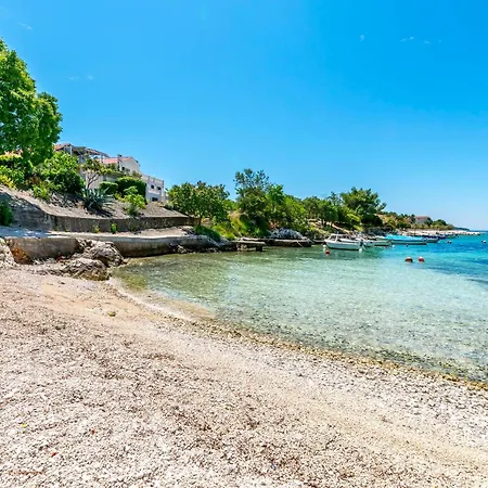 Nives * Rogoznica (Sibenik-Knin)