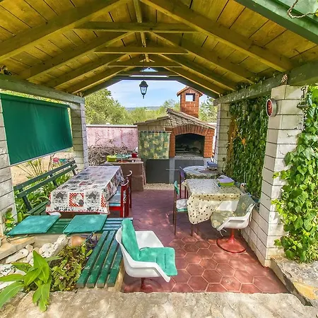 Nives Rogoznica (Sibenik-Knin)