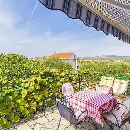 Nives Rogoznica (Sibenik-Knin)