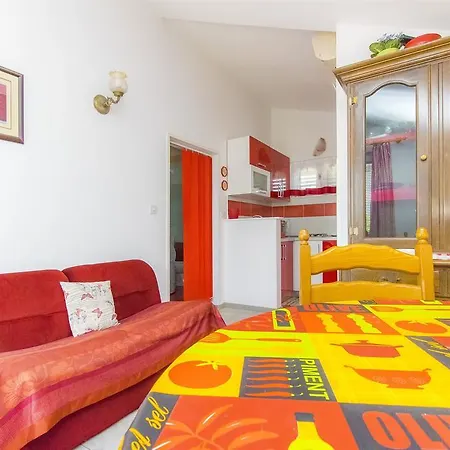 Nives * Rogoznica (Sibenik-Knin)