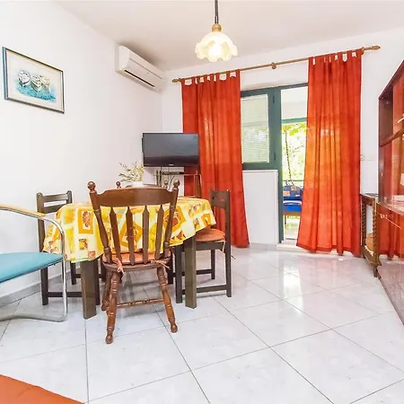 Apartman Nives Rogoznica (Sibenik-Knin)