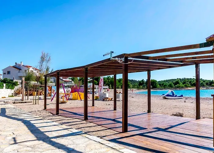 Nives Rogoznica (Sibenik-Knin)