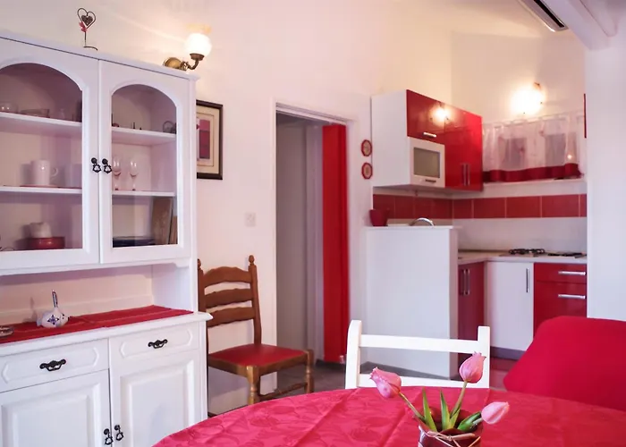 Apartman Nives Rogoznica