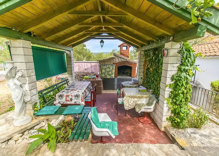 Nives Rogoznica (Sibenik-Knin)