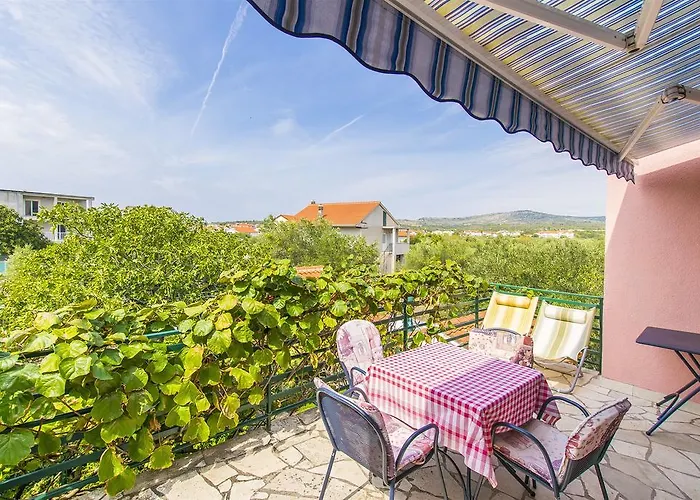 Nives Rogoznica (Sibenik-Knin)